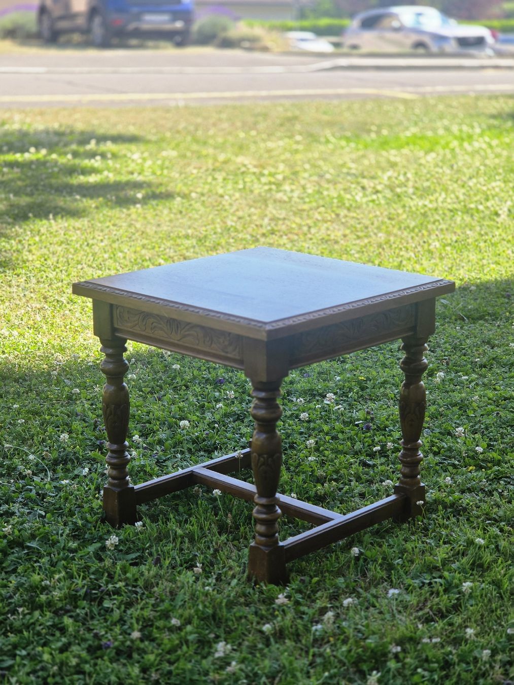 Tische: Petite table d'appoint  – Gebraucht aus Mont-sur-Rolle von Jolie_brocante