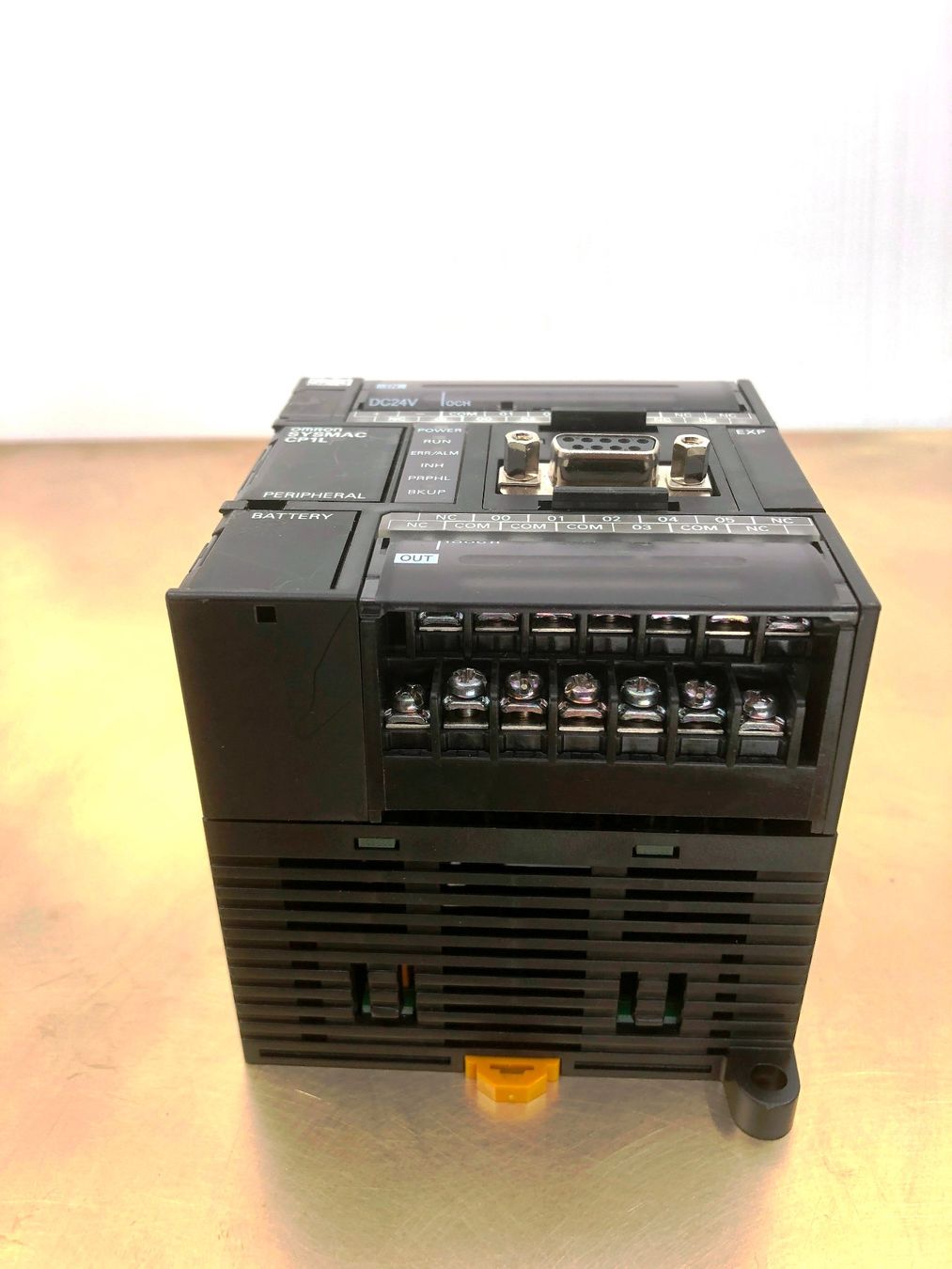 Omron Componenti elettronici: Omron SYSMAC CP1L – L14DT1-D Programmable Controller – Usato da Laufenburg venduto da Sirluger 1