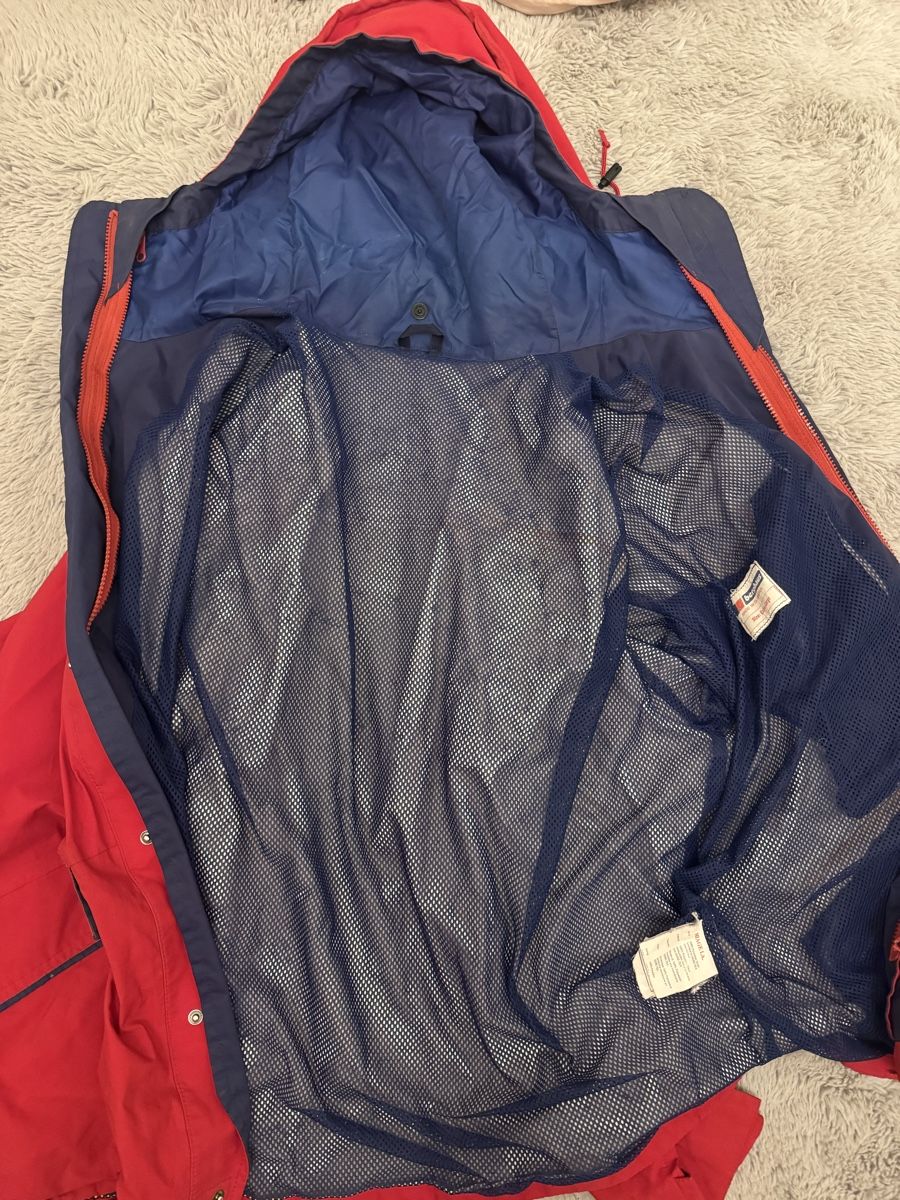 Berghaus Jacken: Berghaus Gore-Tex Jacket Red Size XL – Gebraucht aus Arzier-Le Muids von kol_6zbr 6