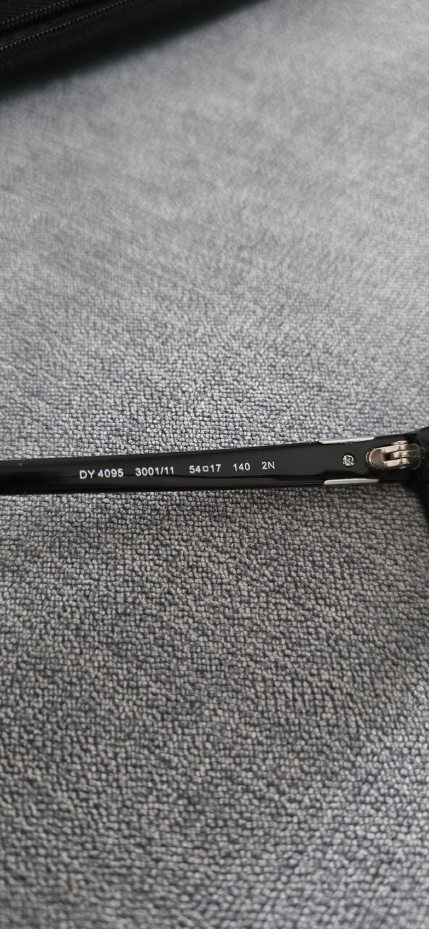 DKNY Occhiali & Lenti: DKNY Sonnenbrille  – Usato da Rümlang venduto da ilc_vm5p 4