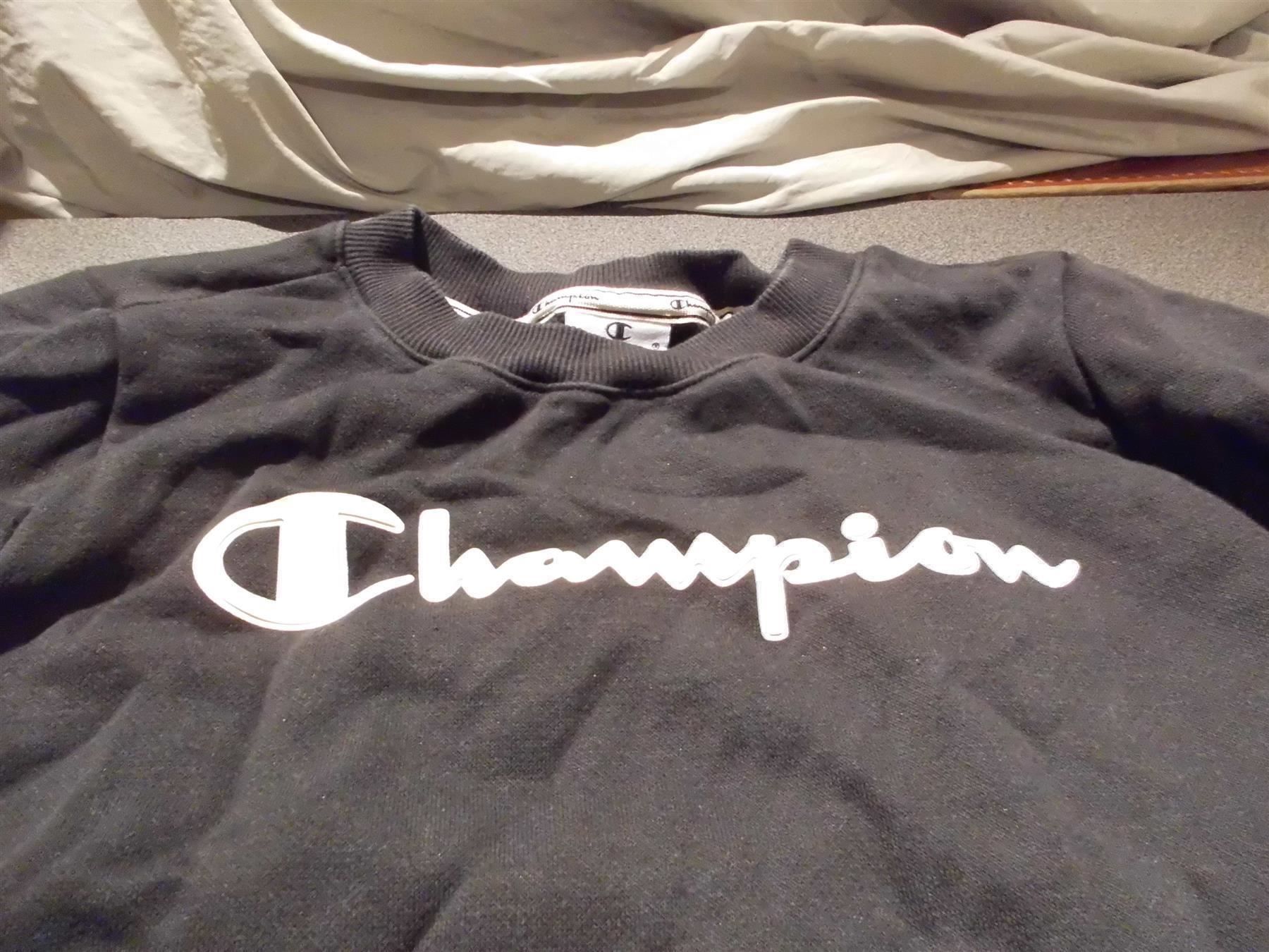 Champion Maglioni & Felpe: Pullover Grösse XS, Champion, schwarz – Usato da Zürich venduto da Motzkuh 1