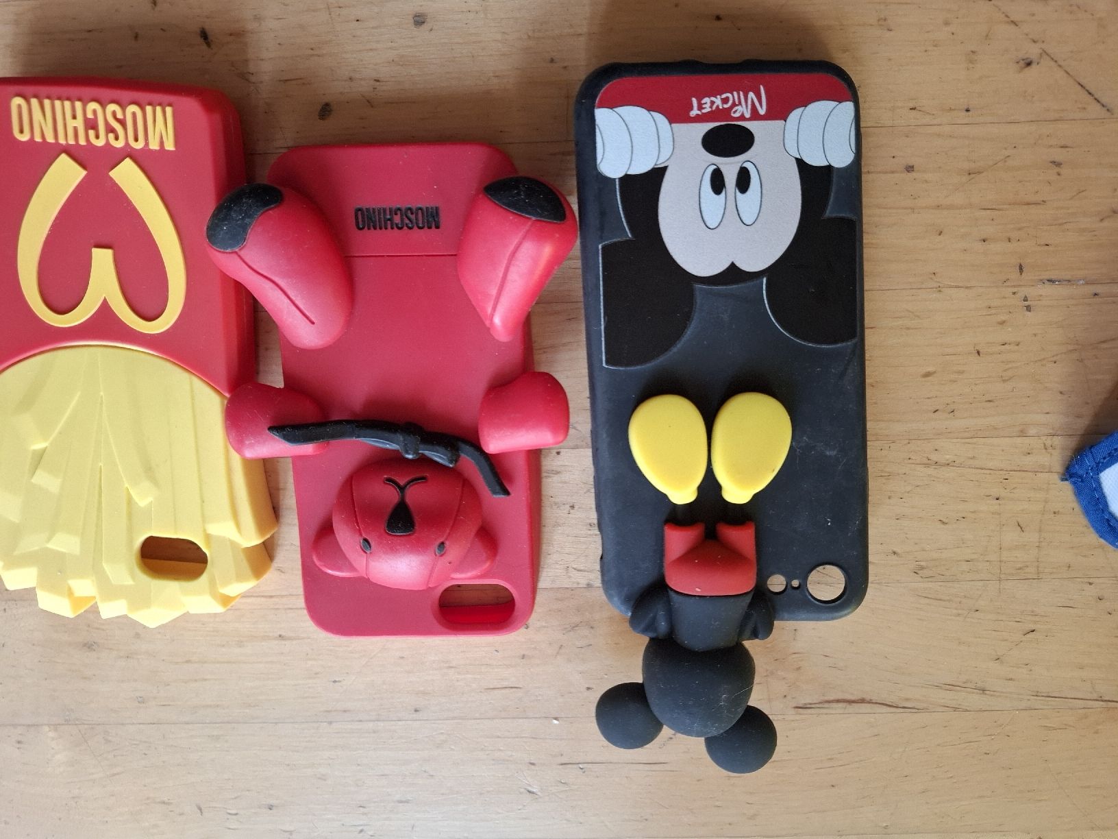Cover & Protezioni schermo: Moschino & Mickey Mouse Handyhülle Set, div. Modelle! – Nuovo (secondo la descrizione) da münchenbuchsee venduto da thomas0168