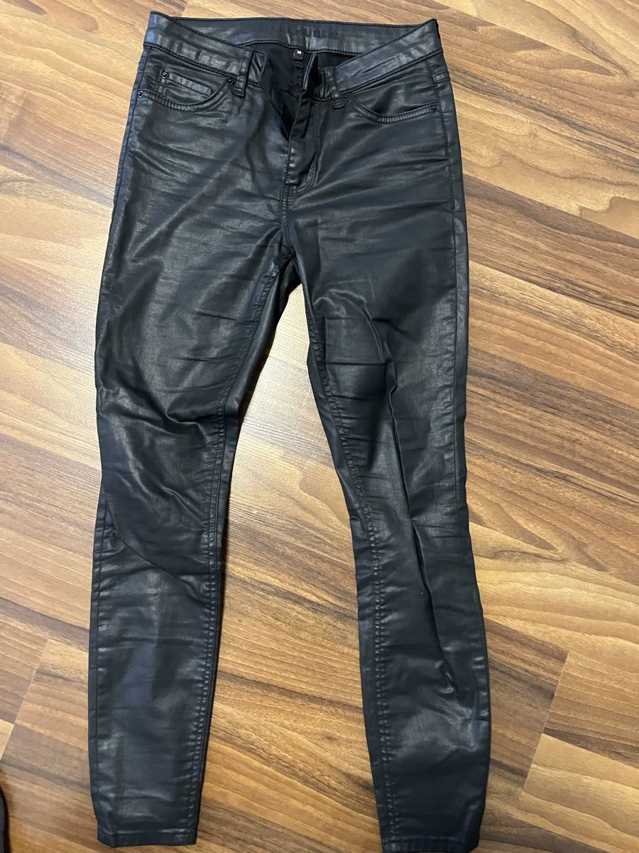 Hallhuber Hosen: Hose fake Leder – Gebraucht aus Dielsdorf von jes_9kx7