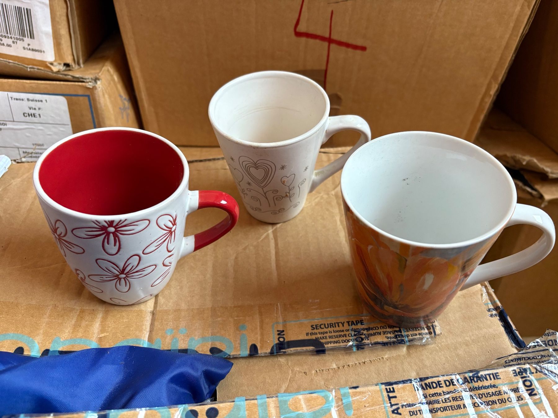 Tazze: Tasses dépareillées – Usato da Grône venduto da natatou
