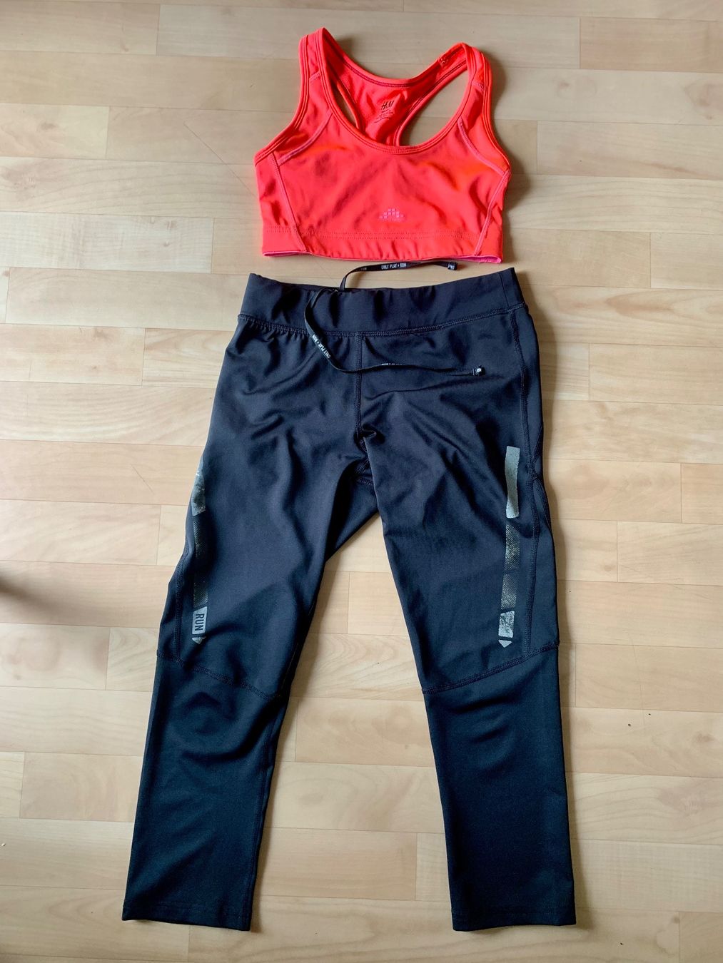 Lotti di vestiti: SPORT Kleiderpaket: 3 Sets XS/S – Usato da Zürich venduto da Angela_Fashion_Lover 1