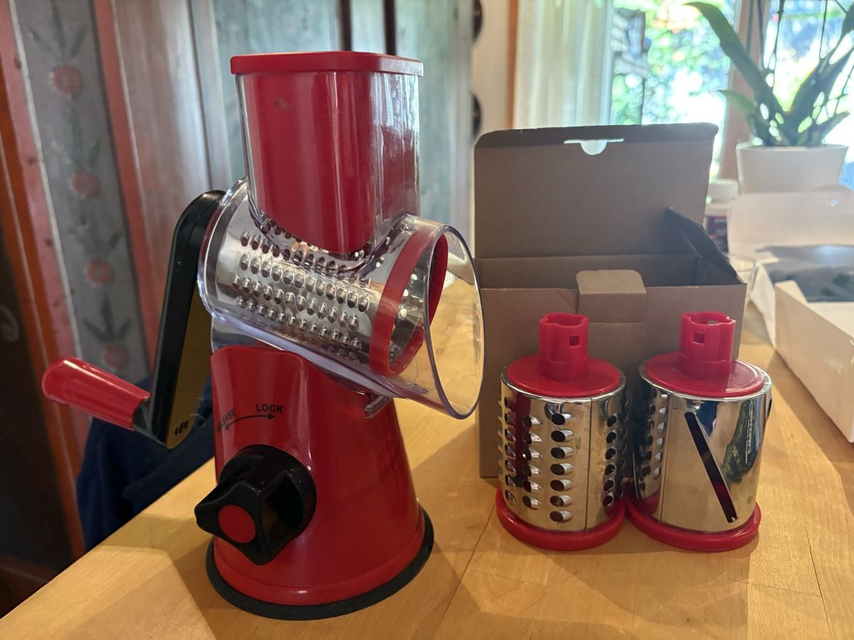 Elettrodomestici da cucina: Handreibe mit 3 Trommeln – Usato da Zürich venduto da welle-skitt
