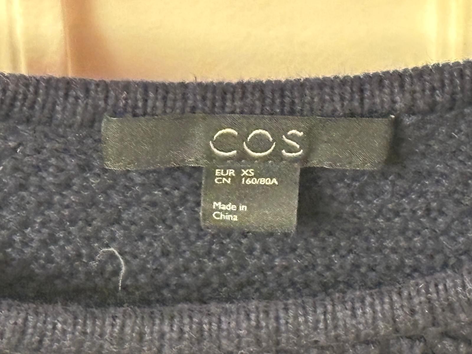 Cos Pullover & Sweatshirts: Pull COS  TXS marine – Gebraucht aus Conches von chn_hgl6 2