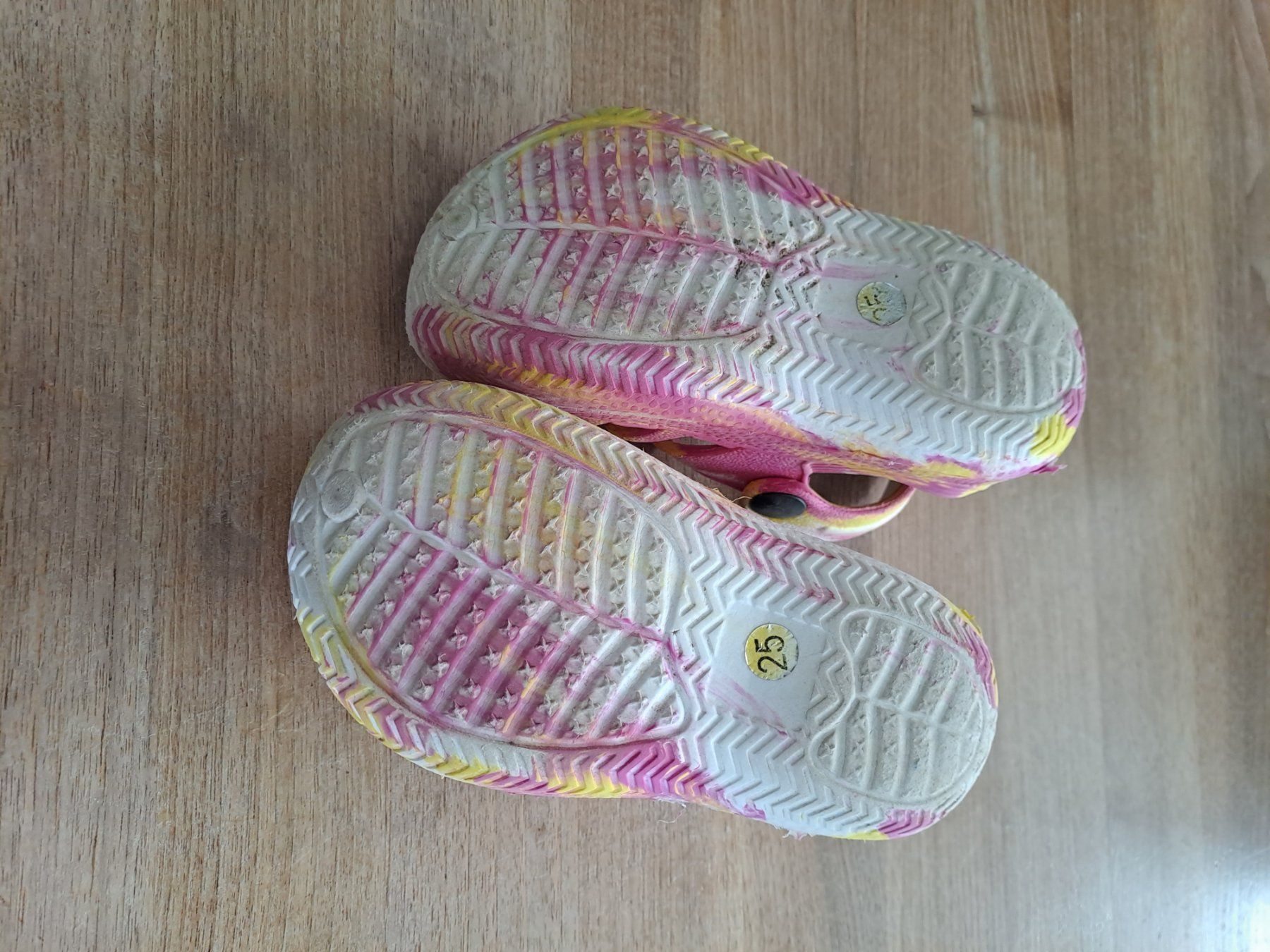 Schuhe für Mädchen: Sandale aus Schaumstoff Grösse 25 – Gebraucht aus Zollbrück von Huki1 2