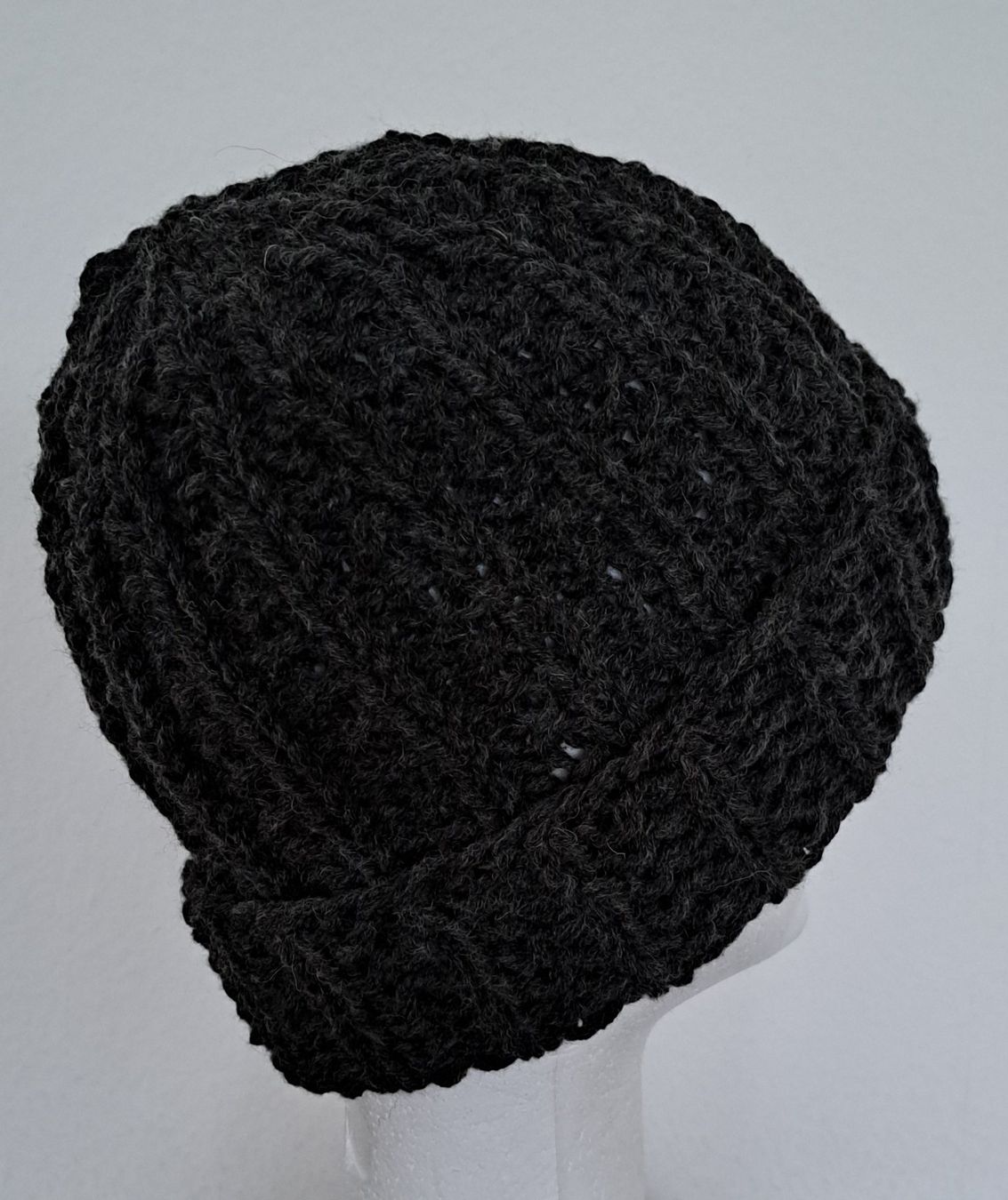 Hüte, Mützen & Caps: Handgestrickte Mütze _5 im Reliefmuster mit oder ohne Pompon – Neu und originalverpackt aus Romanshorn von Octa27 2