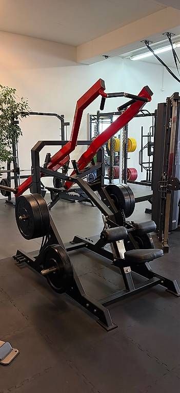Hometrainer: Plate Loaded Iso-Lateral High Row  Latmaschine  – Usato da Reinach BL venduto da Anna1989