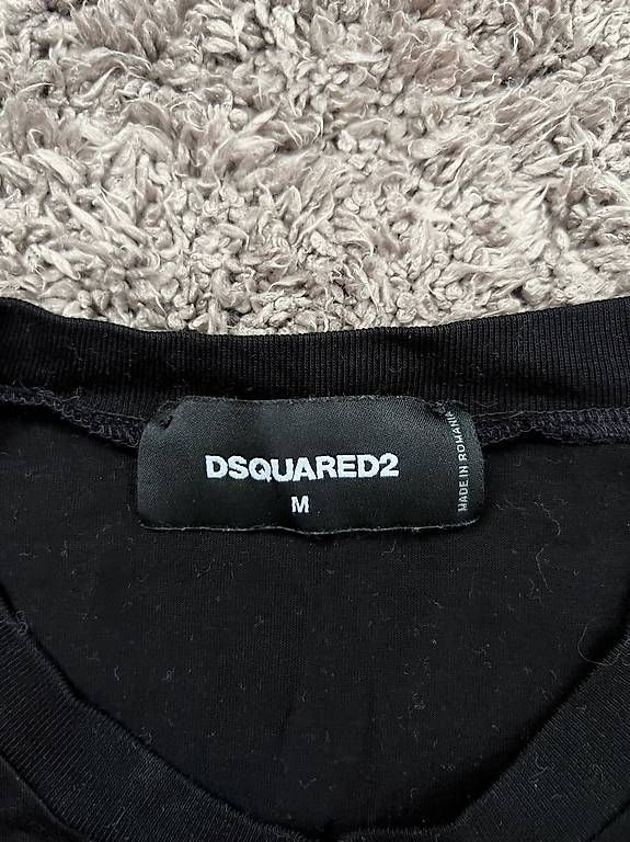 T-shirt: Dsquared2 schwarz T-Shirt – Usato da Herisau venduto da ogkosta 1