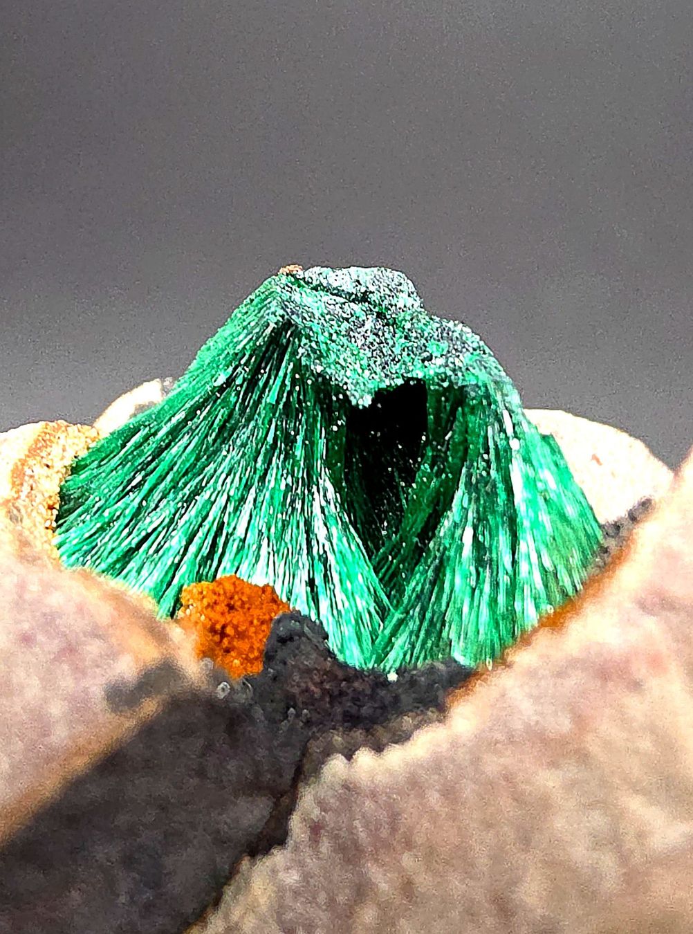 Minerali & Pietre curative: Fibrous Malachite on Matrix - Morocco – Usato da Figino venduto da minshop 7