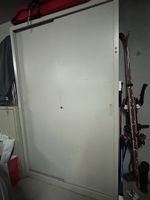 Armoire coulissante grise métal bon état 2 portes