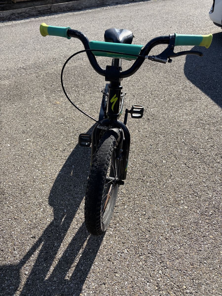 Specialized Velos: Vélo enfant Specialized – Gebraucht aus Vuadens von full-moon 1
