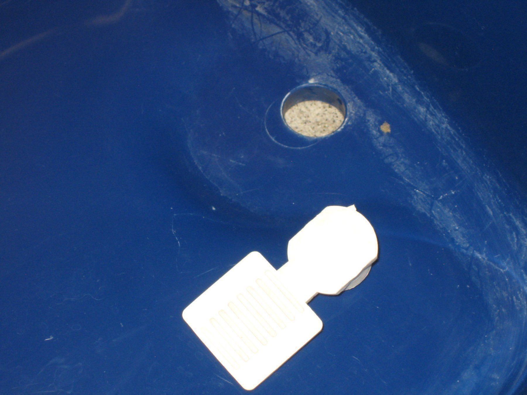Vasche da bagno: Dunkelblaue Babybadewanne mit Ablauf – Usato da Greifensee venduto da Janali01 3