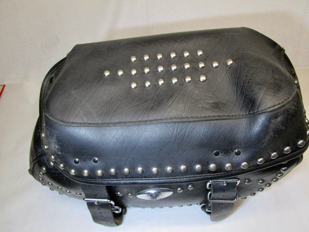 Harley-Davidson Tutti i ricambio per moto: Harley Satteltasche rechts 90477-00 – Usato da Trimmis venduto da hajaho 1
