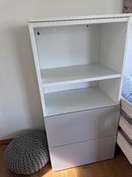 Kinder Kleiderschrank und Regal