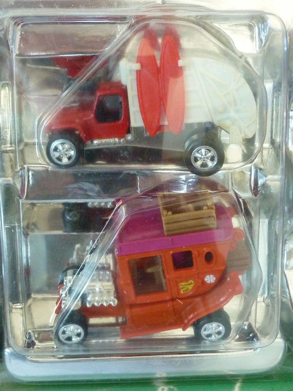Johnny Lightning Modellini d'auto: Wacky Winners 10 Car Set  1:64 – Nuovo e nell'imballaggio originale da Dürrenäsch venduto da modellautos4you 4