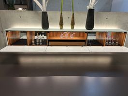 Sideboard - HG lackiert / Innen Nussbaum furniert