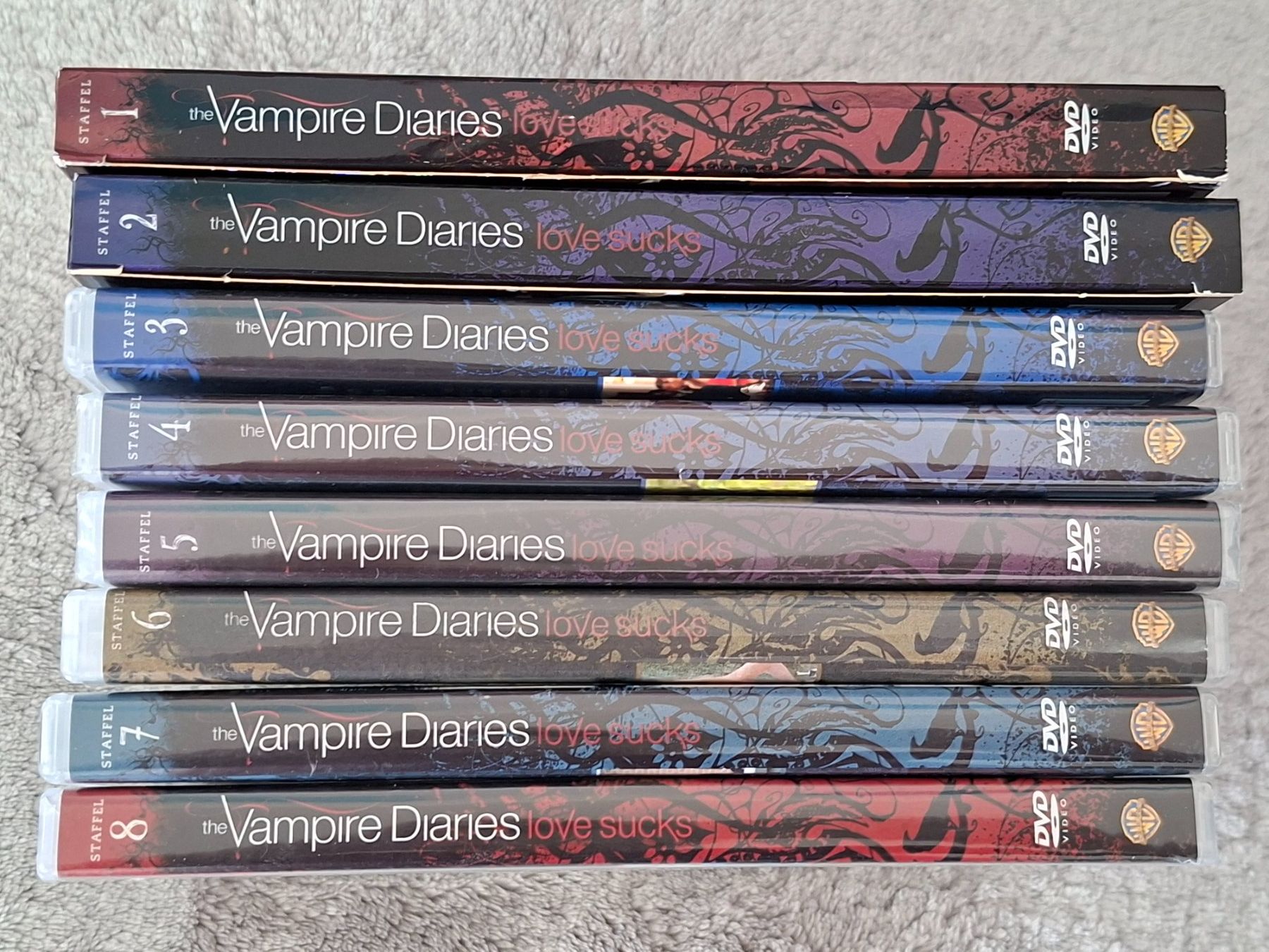 Tutti i DVDs: VAMPIRE DIARIES STAFFELN 1 - 8 – Usato da Aesch BL venduto da Burschi59 1