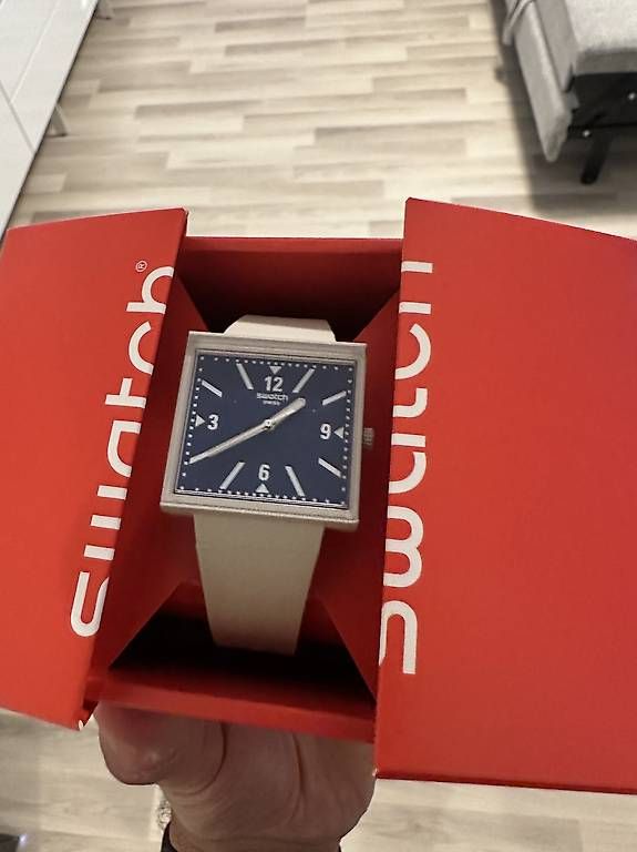 Swatch Orologi: Swatch WHAT IF...TARIFFS? 39% – Nuovo e nell'imballaggio originale da Mendrisio venduto da oma_9c65 1