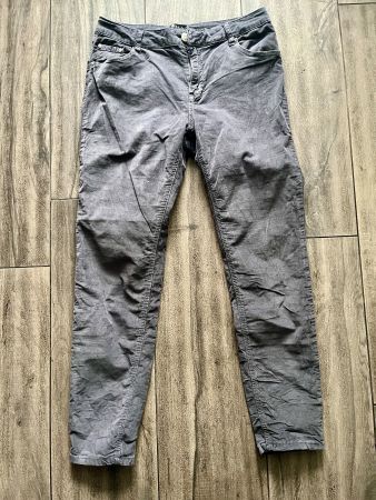 Enge samtige Hose