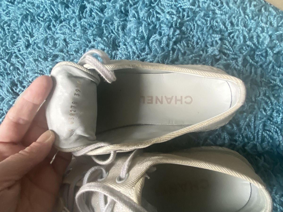Chanel Scarpe da donna: Chanel Beige shoes Size 39,5 – Usato da Kloten venduto da liu_65tx 3