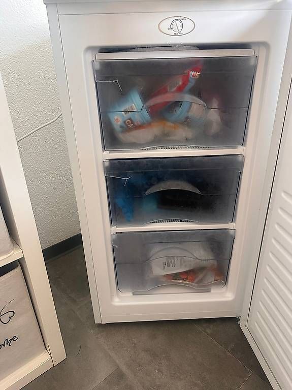 Congélateurs: Tiefkühlschrank  – D'occasion à Diepoldsau par sim_8mcg 3