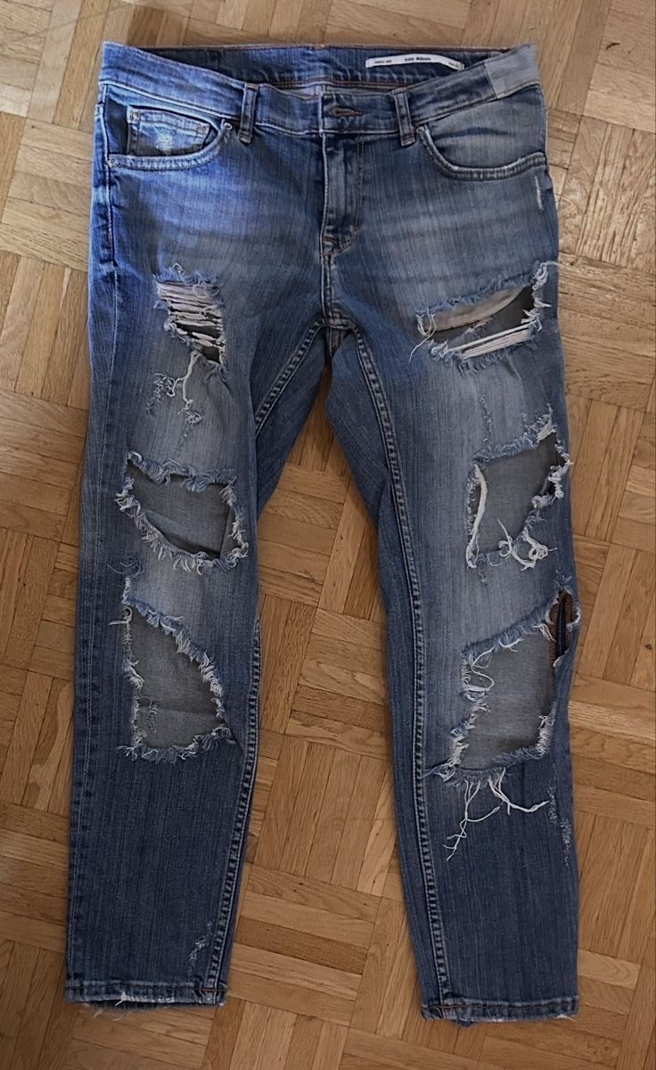 Zara Jeans: Zara ripped jeans in size 36 – Usato da Glattbrugg venduto da Lara_G06