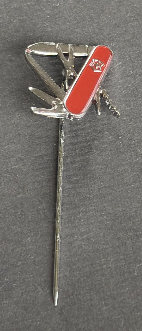 Victorinox Couteaux de poche: ANSTECKNADEL VICTORINOX – D'occasion à Ostermundigen par wini63 1