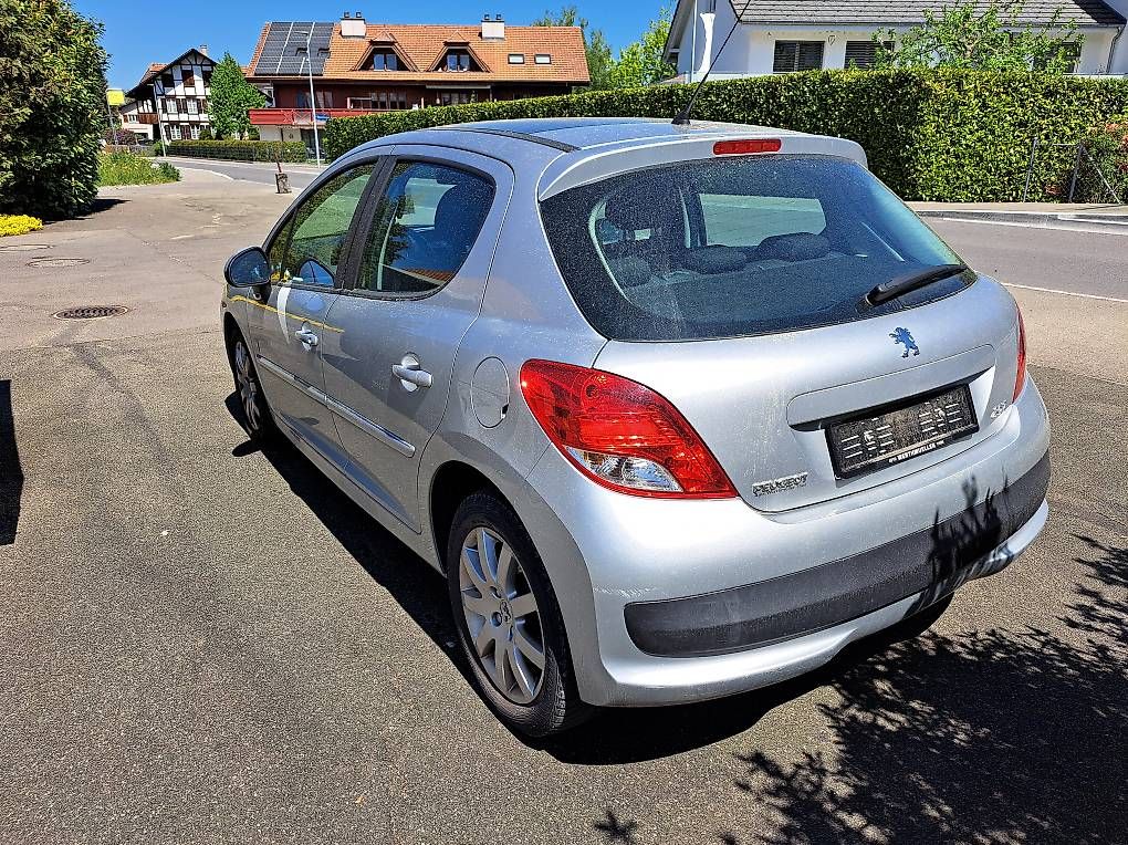 Automobili: Peugeot 207 1.6i 16V – Usato da Steffisburg venduto da 34-34 4