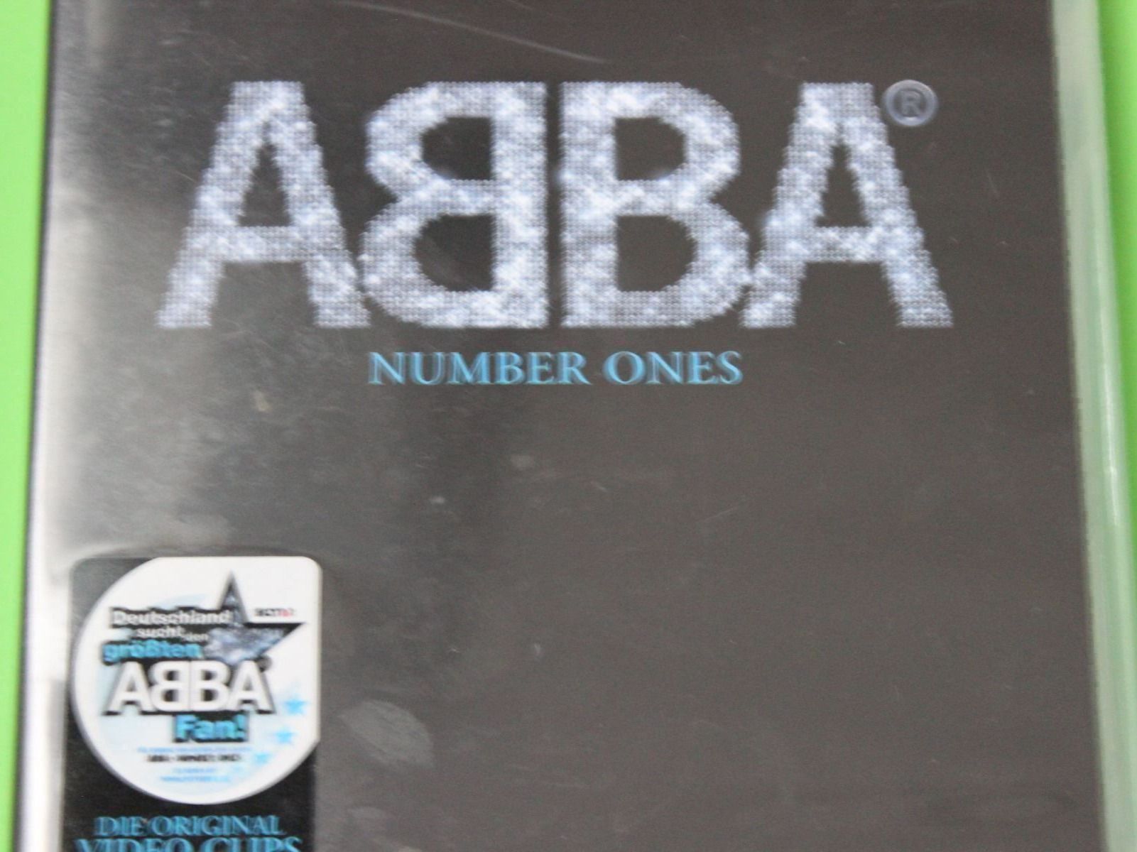 Tutti i DVDs: ABBA - NUMBER ONES DVD 2006 – Usato da Tübach venduto da JamesStone