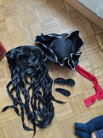 Pirate hut Set mit Haar und Bart Halloween Kostüm 