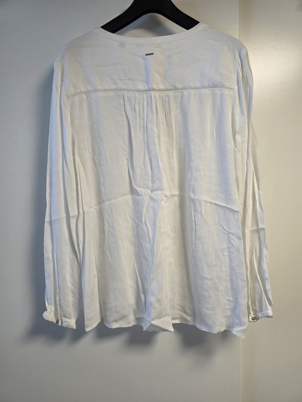 S.Oliver Camicette: Weisse Bluse Langarm s.Oliver Grösse 44 – Nuovo e nell'imballaggio originale da Volketswil venduto da mic_27b5 1