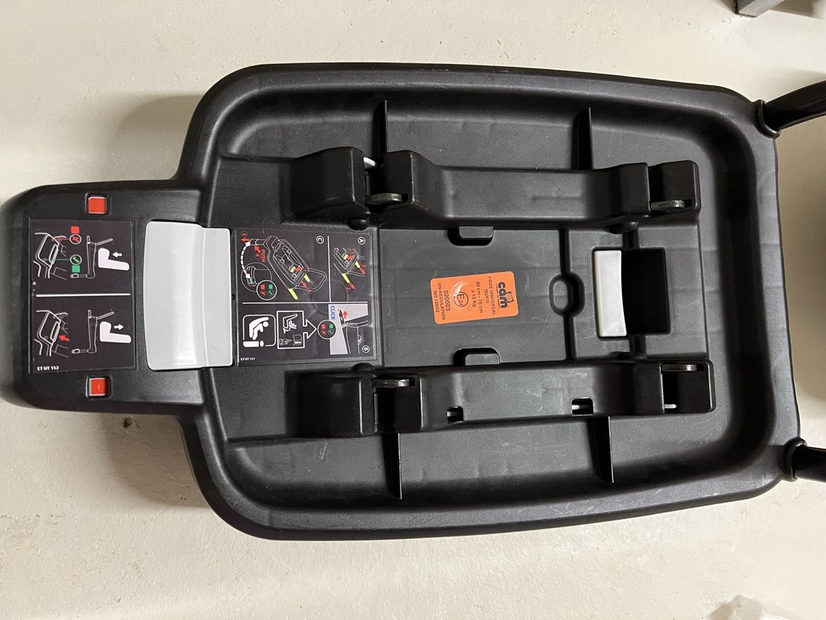 Seggiolini per auto: Base auto Cam per ovetto, come nuova! Perfetta! – Usato da Sion venduto da fab_9d26