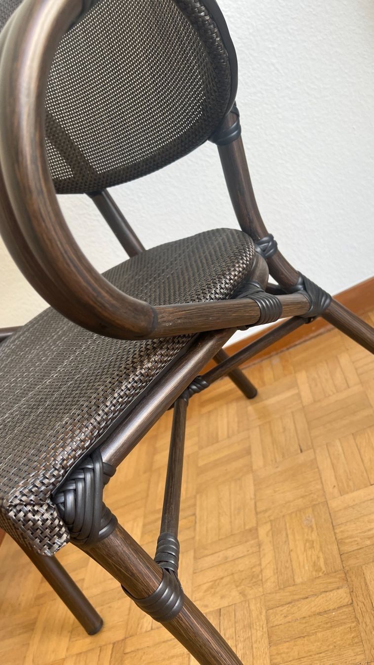 Set di tavolo e panche: Coffee table + 2 garden chairs, perfect for summer! – Usato da Basel venduto da haguen_tr9f 2