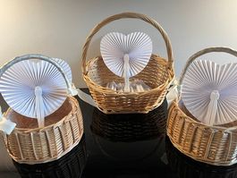 Handfächer für Hochzeit und 3 Körbe