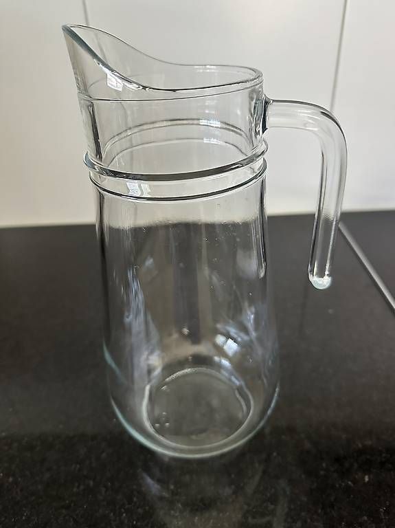 Carafes: IKEA Glaskaraffe mit Griff  – D'occasion à Busswil BE par verowo