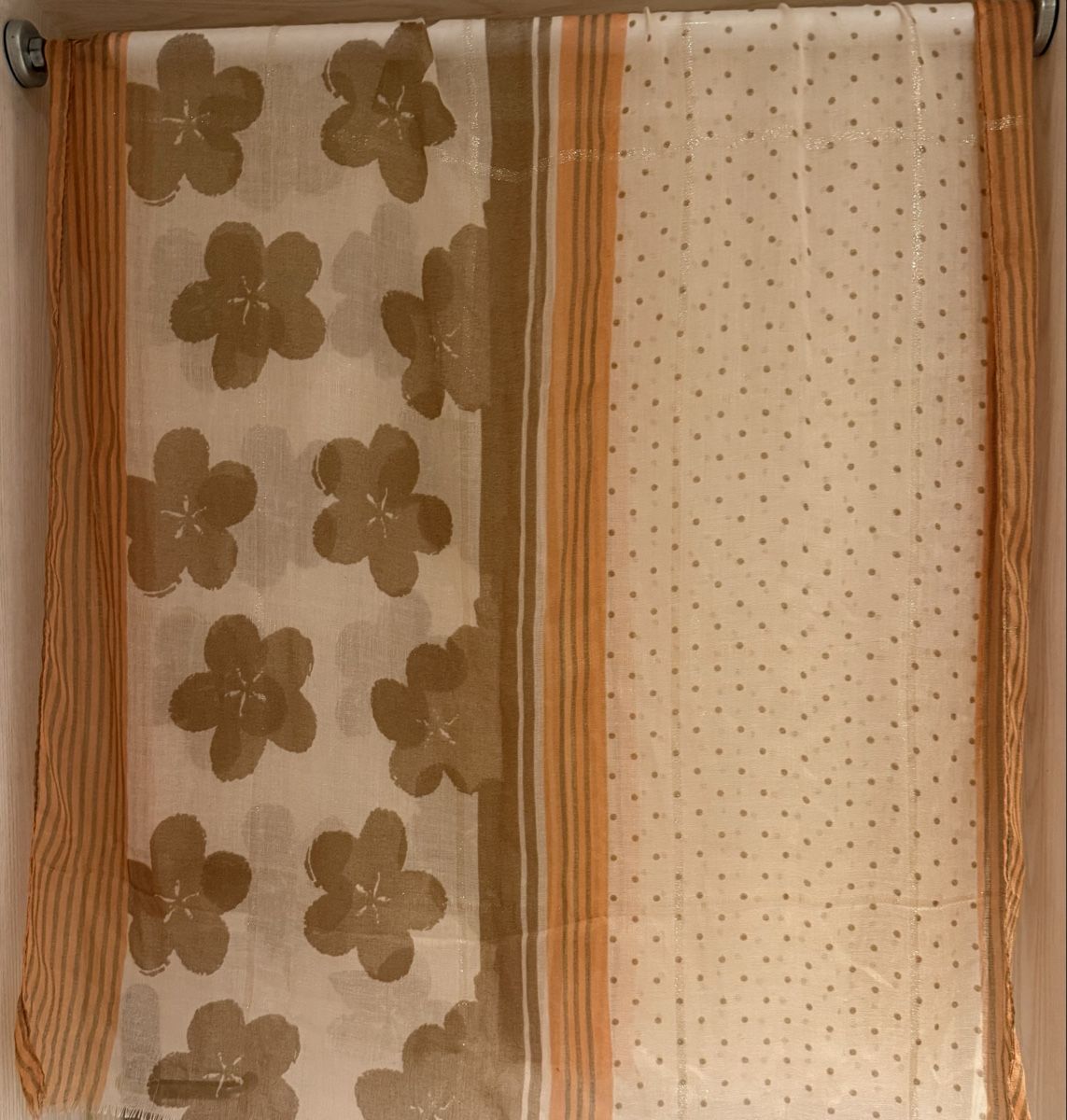 Foulard & Sciarpe: Sommerschal mit Blumenmuster, neuwertig! – Nuovo (secondo la descrizione) da Lyss venduto da Sibella56