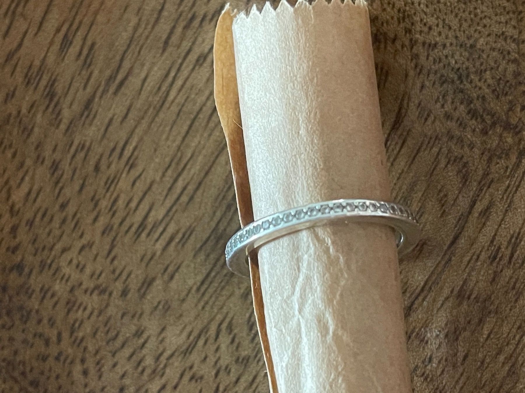 Anelli: Silberring 925 mit Steinen Gr 19mm ca. – Usato da Nussbaumen AG venduto da brigitebardot