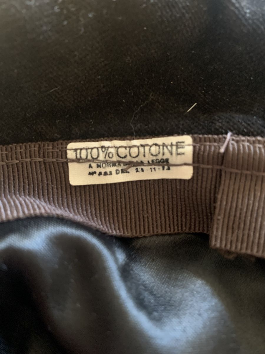 Copricapi, berretti & cappellini: Cappello velluto marrone – Usato da Bellinzona venduto da rob_d6fz