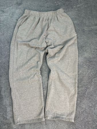 Graue nofs Jogginghose Grösse L Logostickere