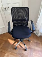 Schwarzer Bürostuhl gebraucht