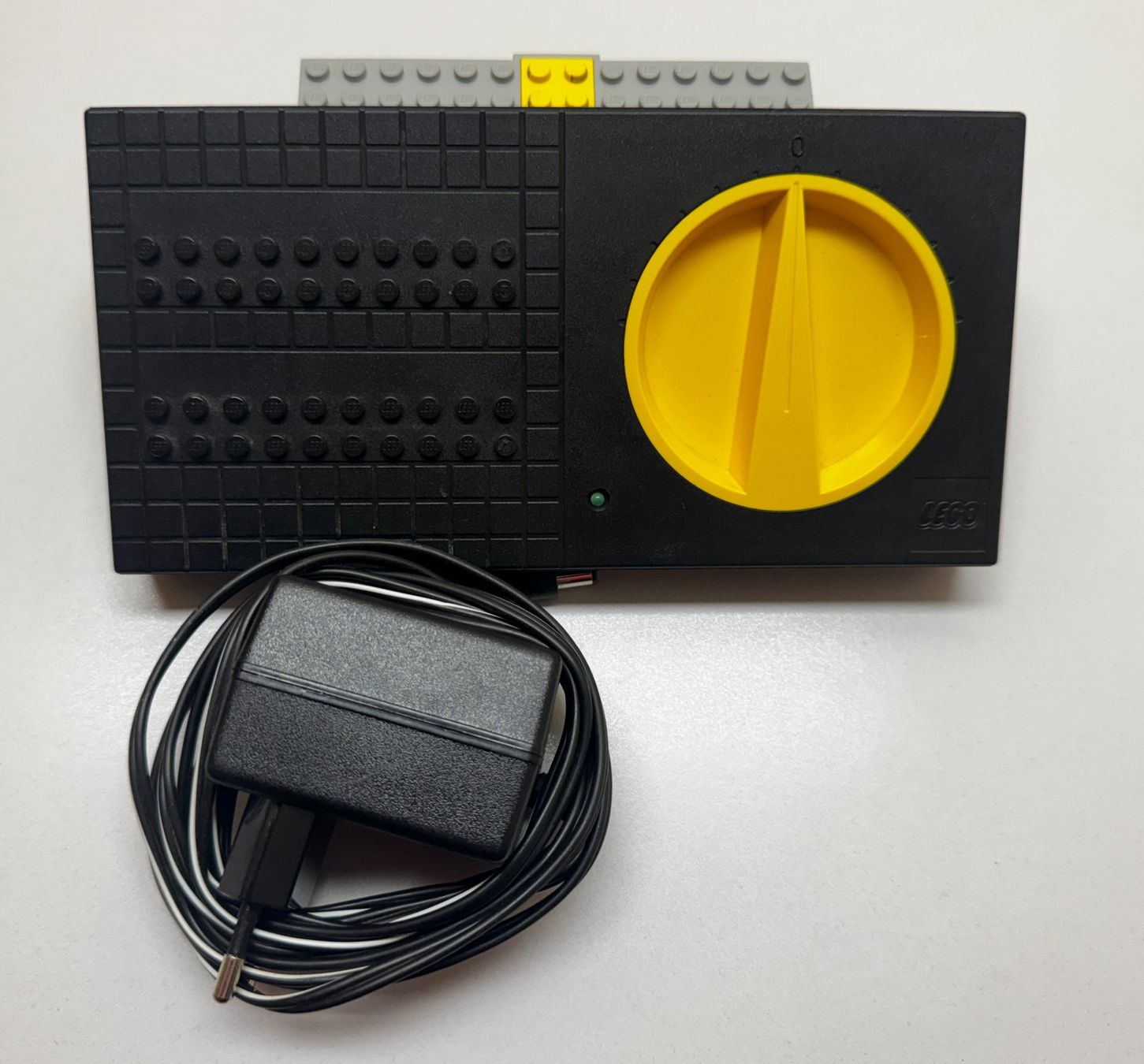 Lego Jeux de construction: LEGO 9V Eisenbahn Transformer + Netzteil – D'occasion à Rechthalten par hosme_be