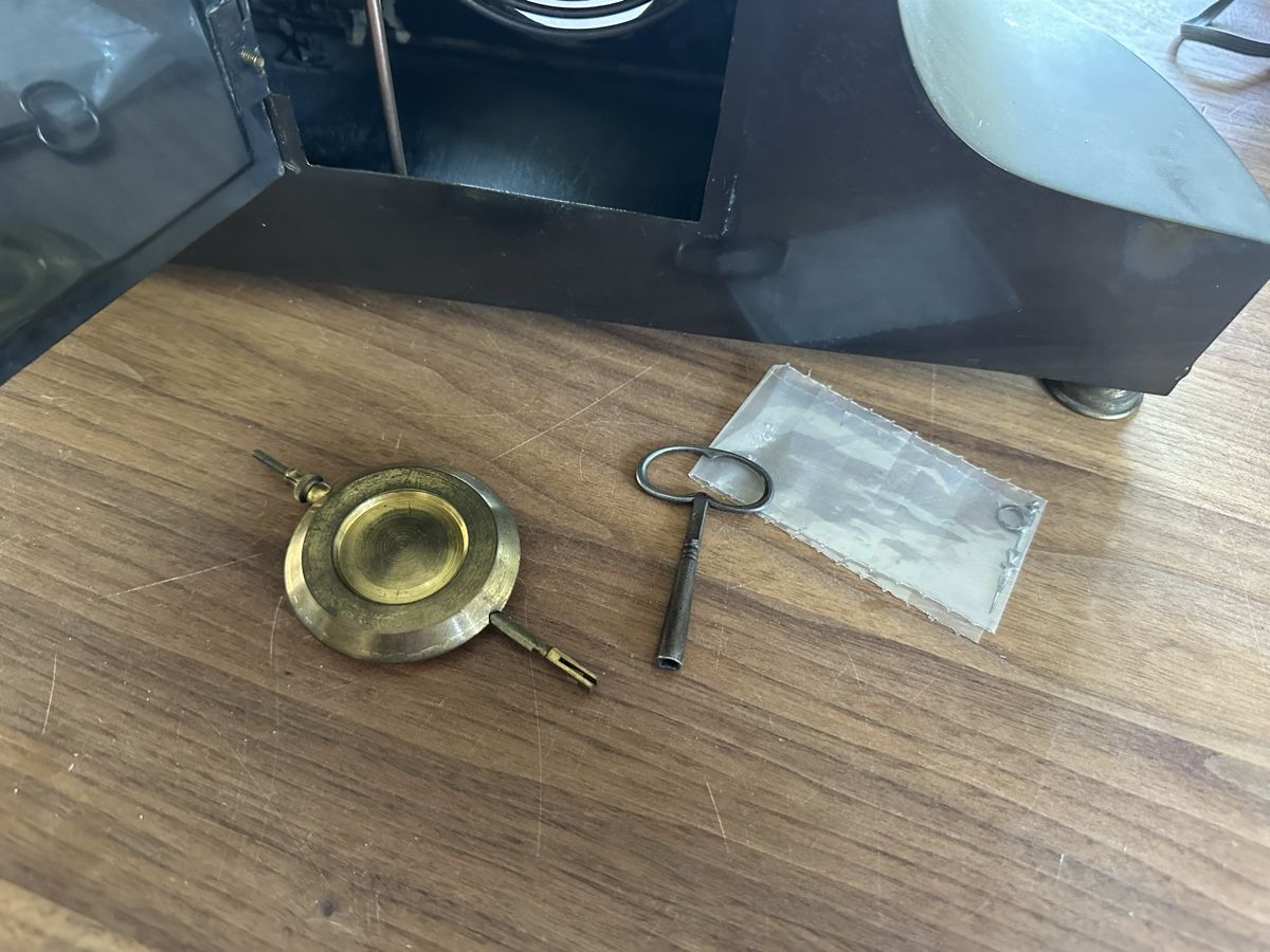 Stand- & Wanduhren: Antike Jugendstil Kaminuhr Mauthe | Messing | – Gebraucht aus Zollikofen von Taximan89 4