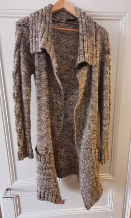 Lange Strickjacke/long gilet en laine Esprit 38