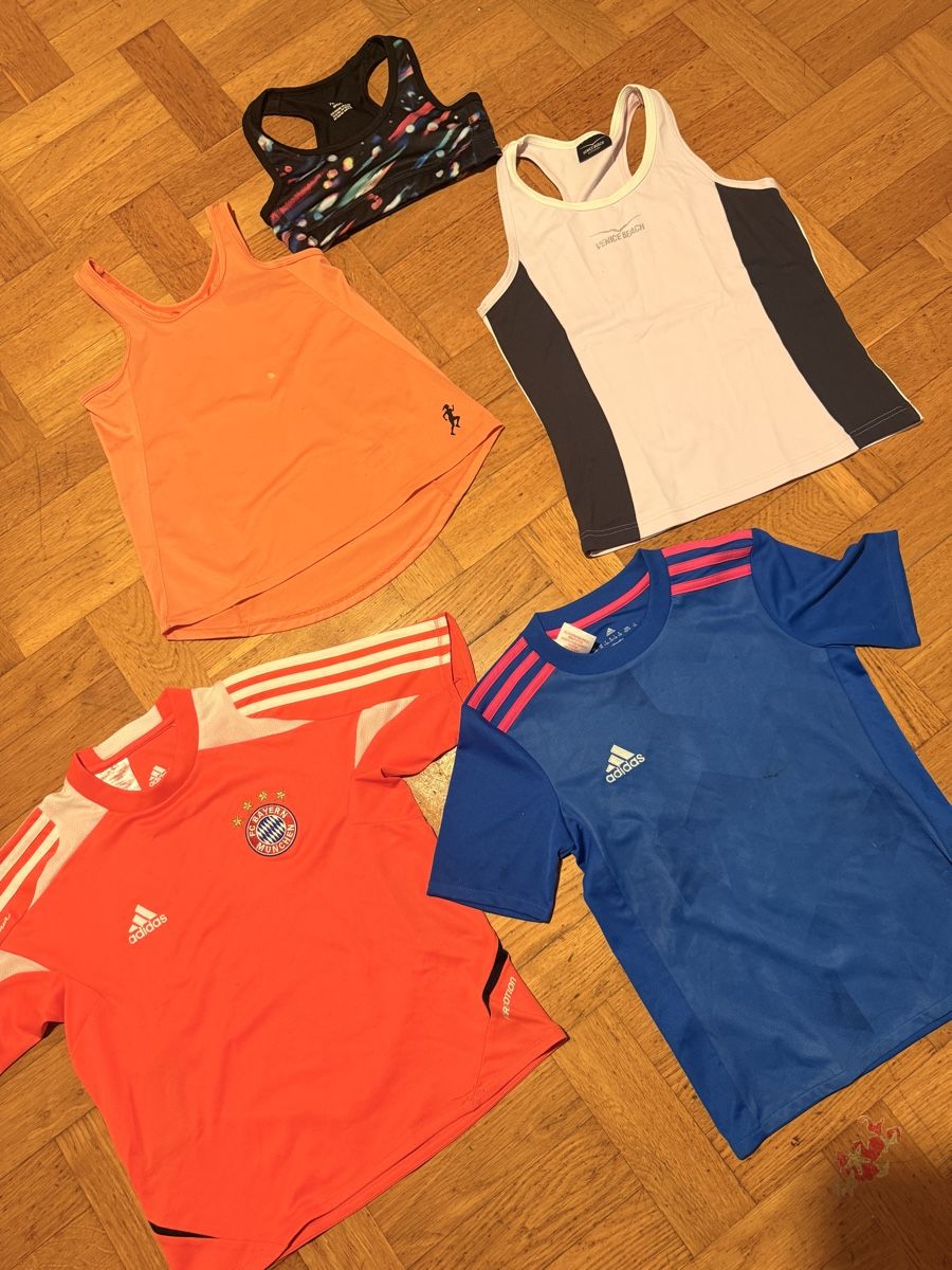 Camicette, T-shirt & Top: Paket Sport t.Shirts 128-140 – Usato da Amlikon-Bissegg venduto da Rose_Rose