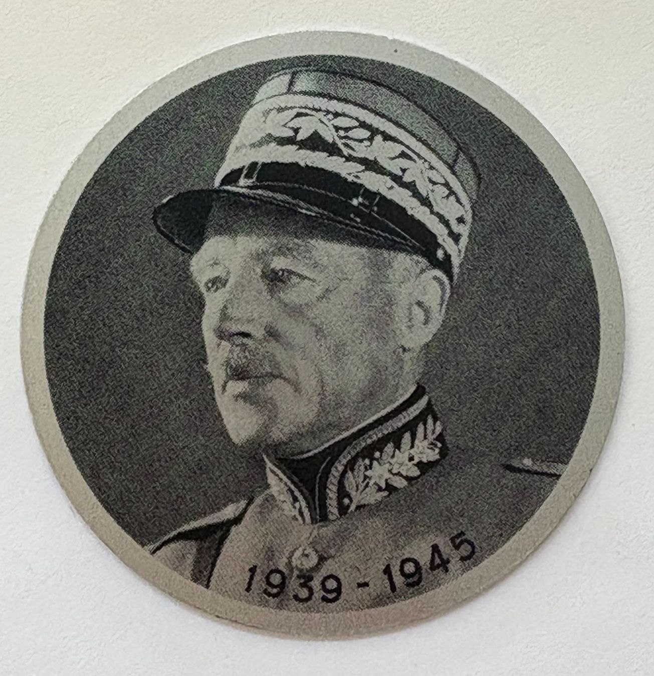 Armée suisse Plaquettes & Badges: PLAKETTE SCHWEIZER ARMEE DER GENERAL 1939-1945 – D'occasion à Ostermundigen par crazy-horse-1840