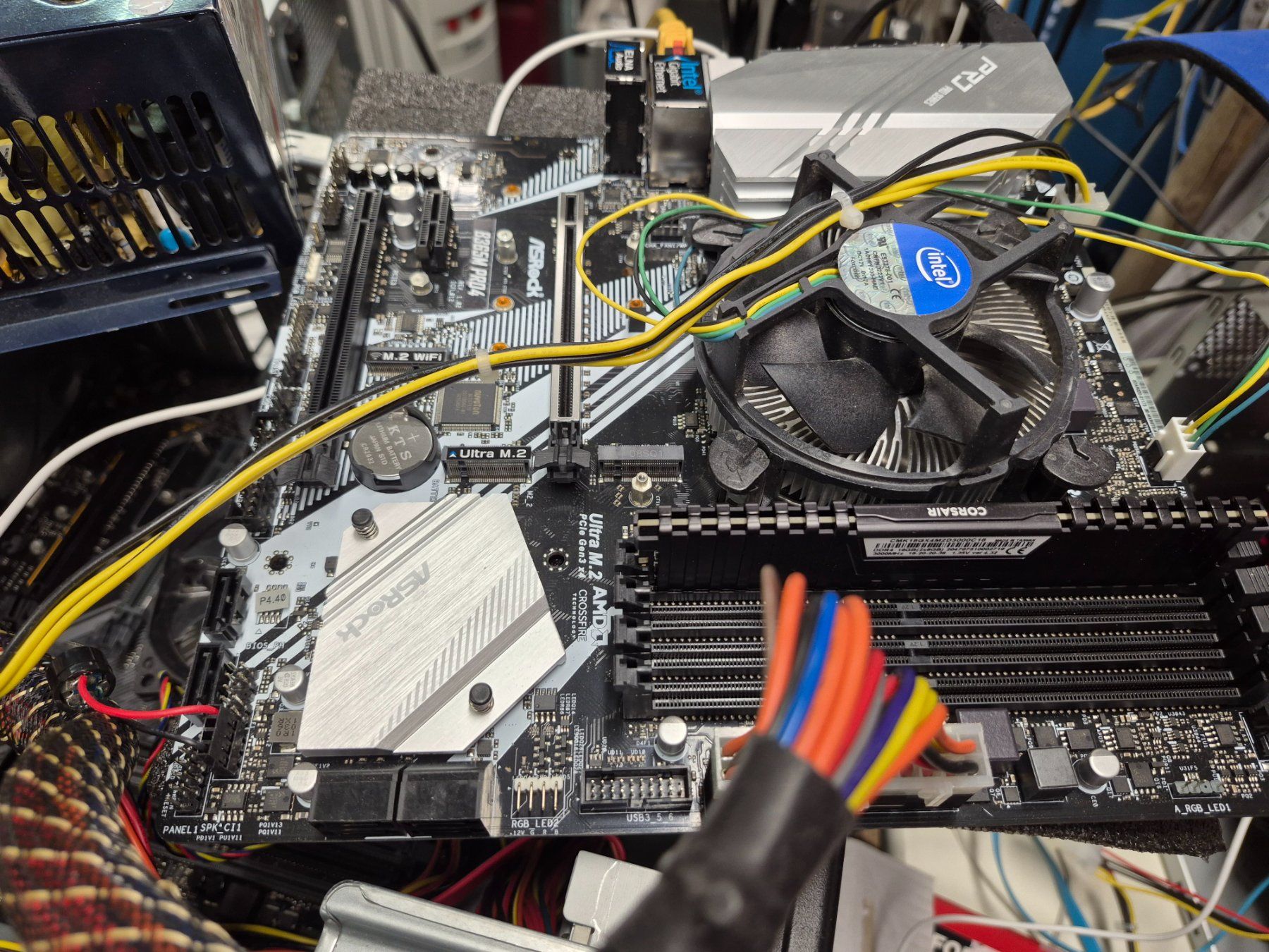 Asrock Mainboards: ASRock B365M PRO4 16 GB SSD inkl. Intel i5-8500 – Neu (gemäss Beschreibung) aus Berikon von It354 7