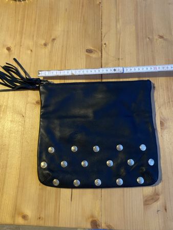 Clutch Tasche A.P. Avant Premiere schwarz mit Nieten